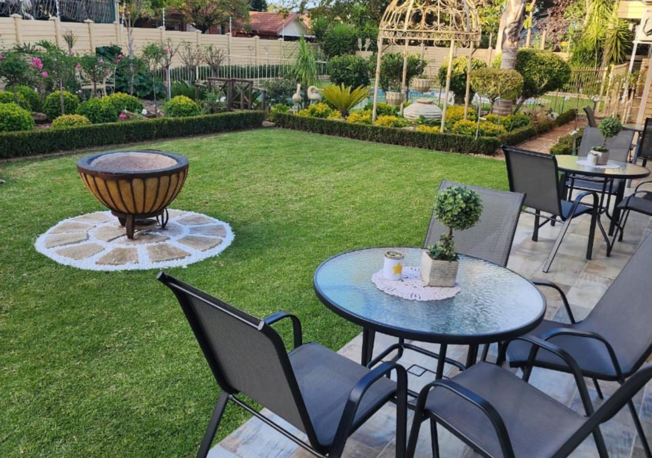 Villa Rose Cottages Bloemfontein Kültér fotó