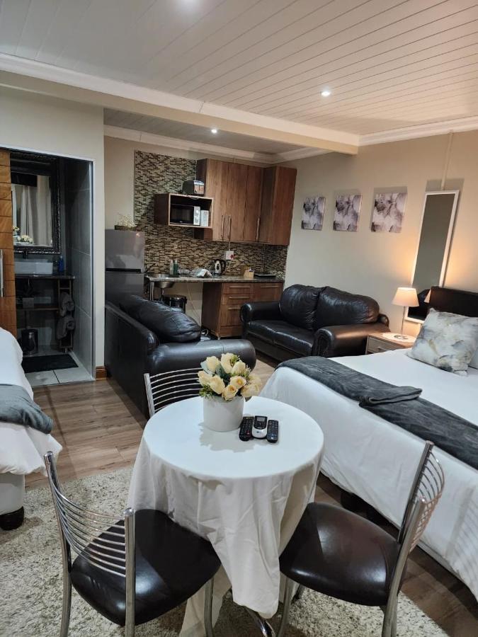 Villa Rose Cottages Bloemfontein Kültér fotó