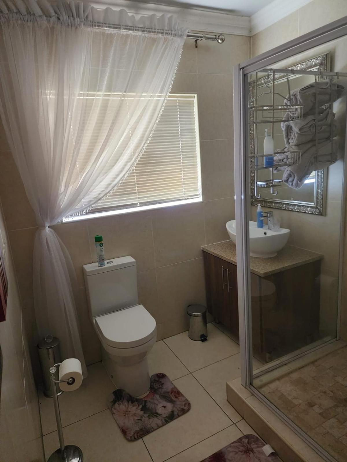 Villa Rose Cottages Bloemfontein Szoba fotó